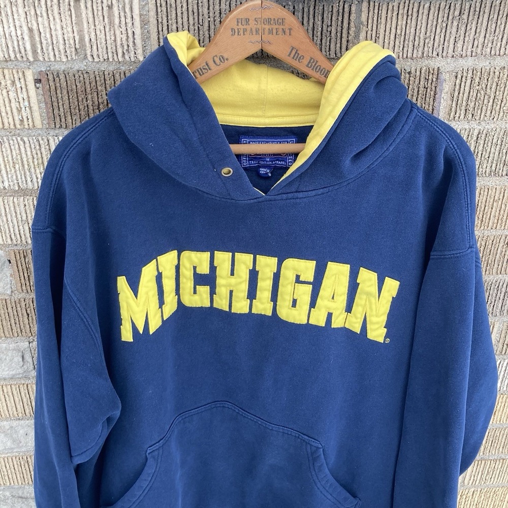 Michigan Wolverines Hoodie Sweatshirt Mens XL Champs Navy Embroidered Spellout
